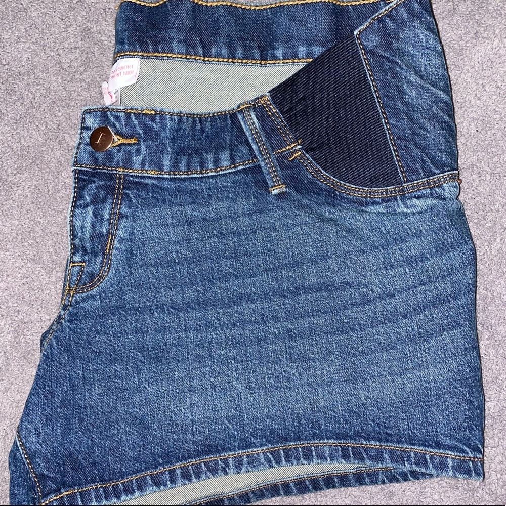 Isabel Maternity shorts. Size 6/28.
